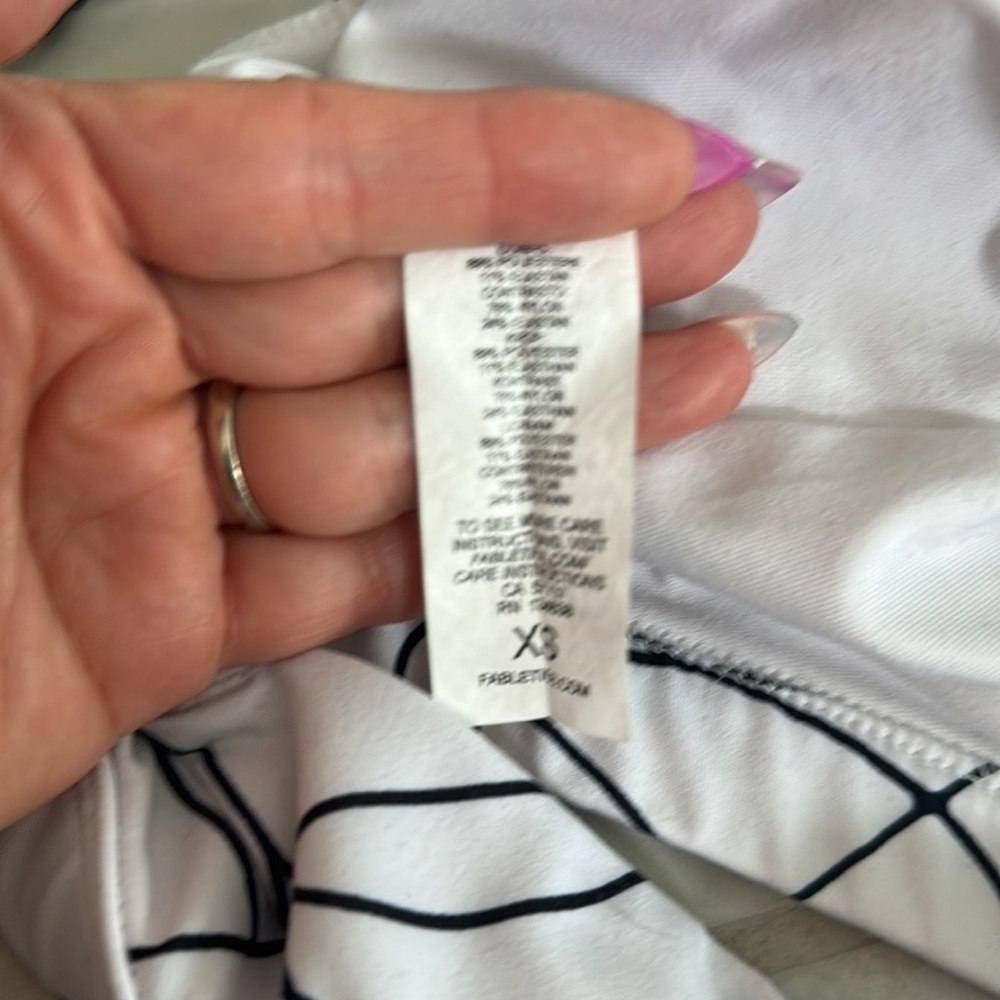Fabletics matching shorts Small and sports bra XS set Black and White - Picture 4 of 4
